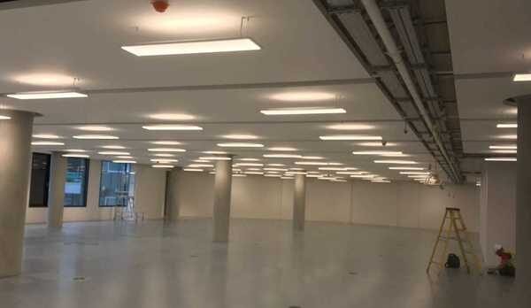 Empty room with concrete pillars
